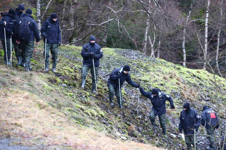 Erst vor wenigen Wochen suchte die Polizei den Schieferbruchsee nach Spuren einer weiteren Leiche ab. Nun wurde wieder ein toter Mann gefunden. (Archivbild)