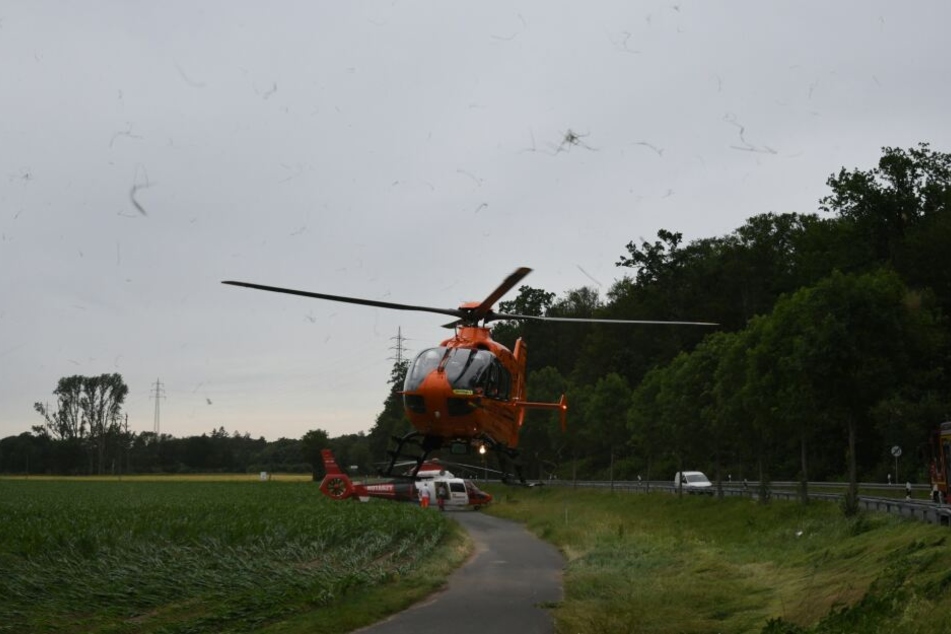 Gleich zwei Rettungshubschrauber landeten an der Unfallstelle.