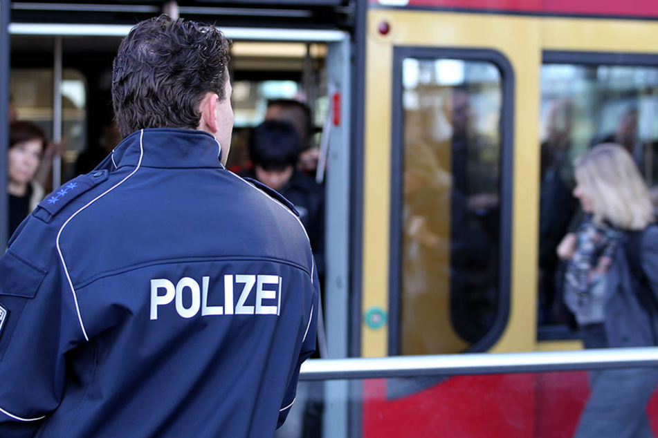 Am Donnerstagmorgen musste die Bundespolizei ausrücken, um die Angreiferin in der S5 festnehmen zu können.