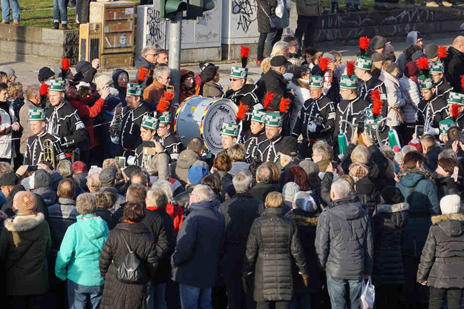 Mehr als 600 Trachtenträger sind bei der Parade dabei.