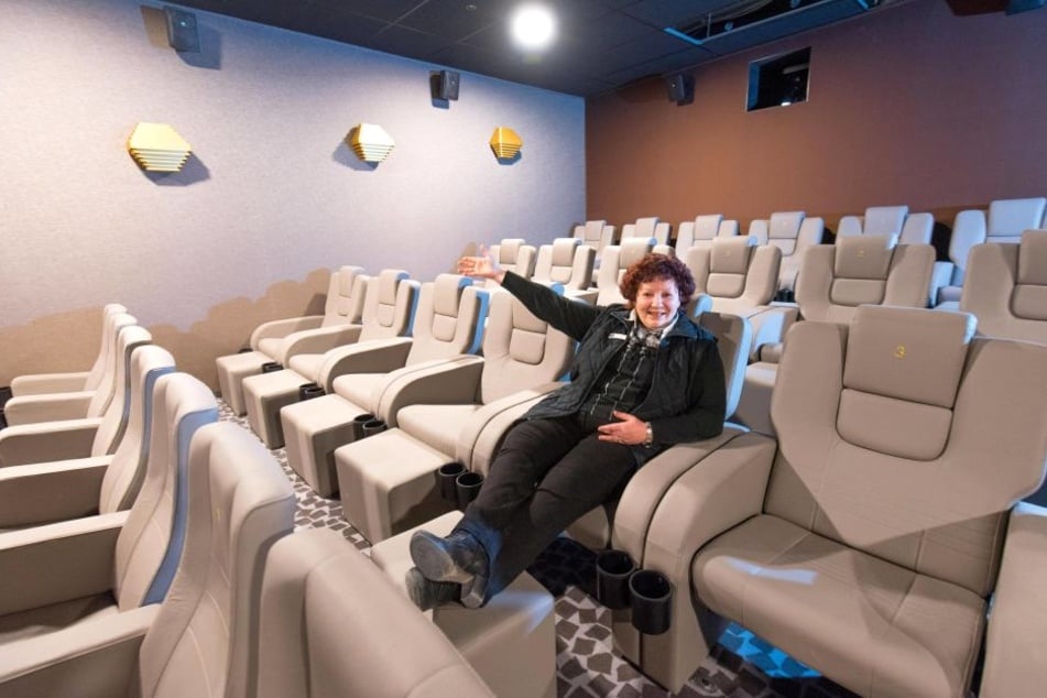 Theaterleiterin Kathrin Swoboda ist stolz auf die neuen, schicken Kinosäle.