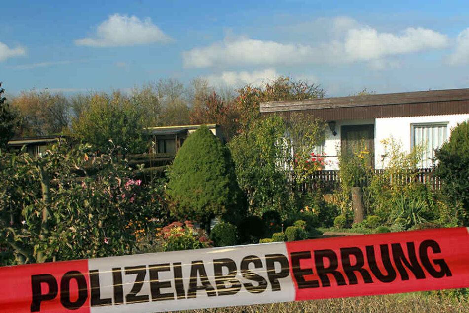 Die Frau ließ ihren toten Ehemann in der Laube zurück. (Symbolbild)