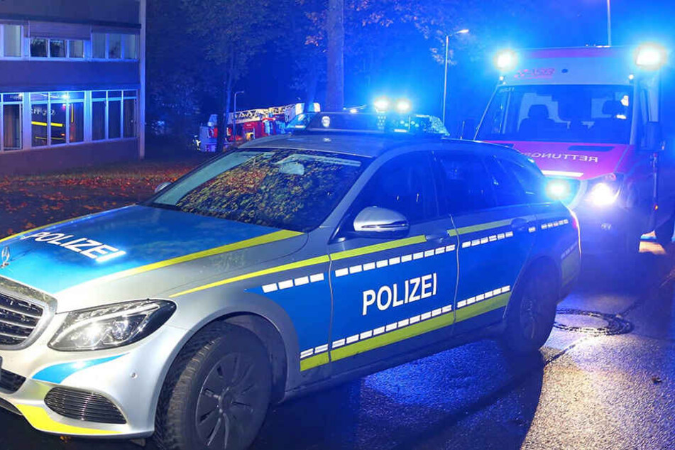 In Hamburg hat die Polizei einen bewaffneten Mann erschossen.