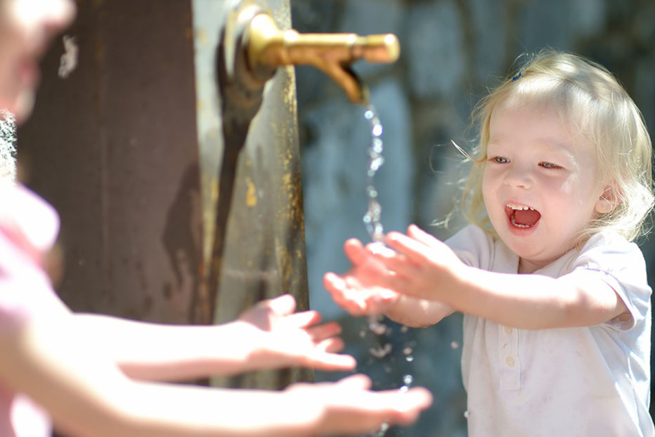 Das Wasser aus den Chemnitzer Brunnen ist zwar erfrischend, aber nicht zum Trinken geeignet. (Symbolbild)