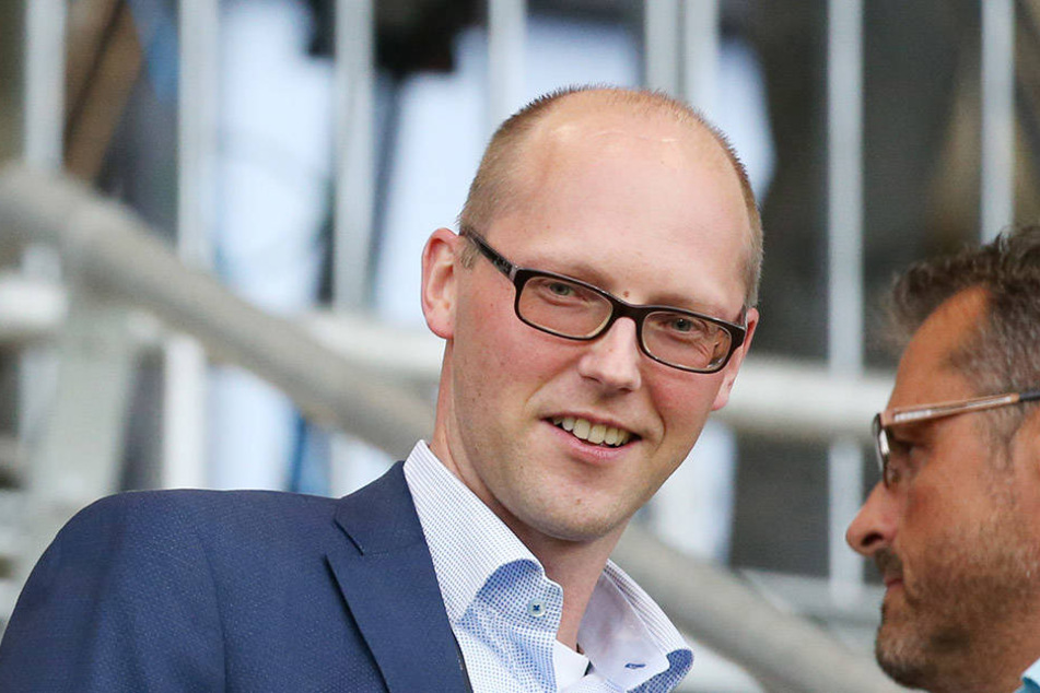 Vorstandssprecher Tobias Leege erläutert die Finanzpolitik.