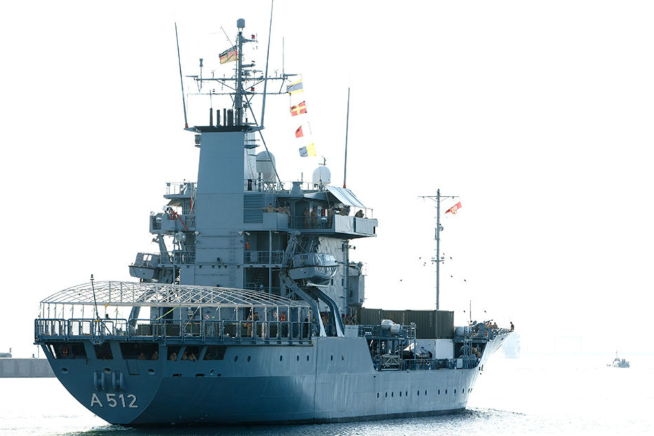 Das Marineschiff "Mosel" läuft von Kiel aus ins Mittelmeer aus, wo es sich an der "Operation Sophia" beteiligt.