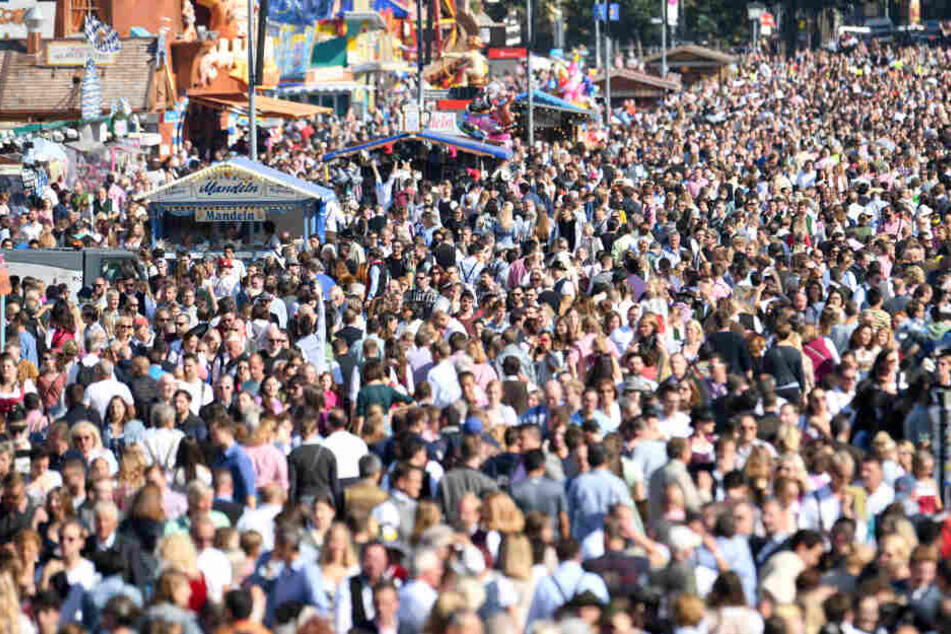 Der Andrang ist auf der beliebten Wiesn auch in diesem Jahr wieder enorm.
