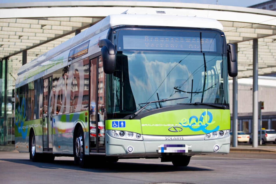 Fünf Elektro-Busse sollen auf der Route zwischen der Bockenheimer Warte, dem Uni-Campus Westend und dem Palmengarten eingesetzt werden. (Symbolbild)