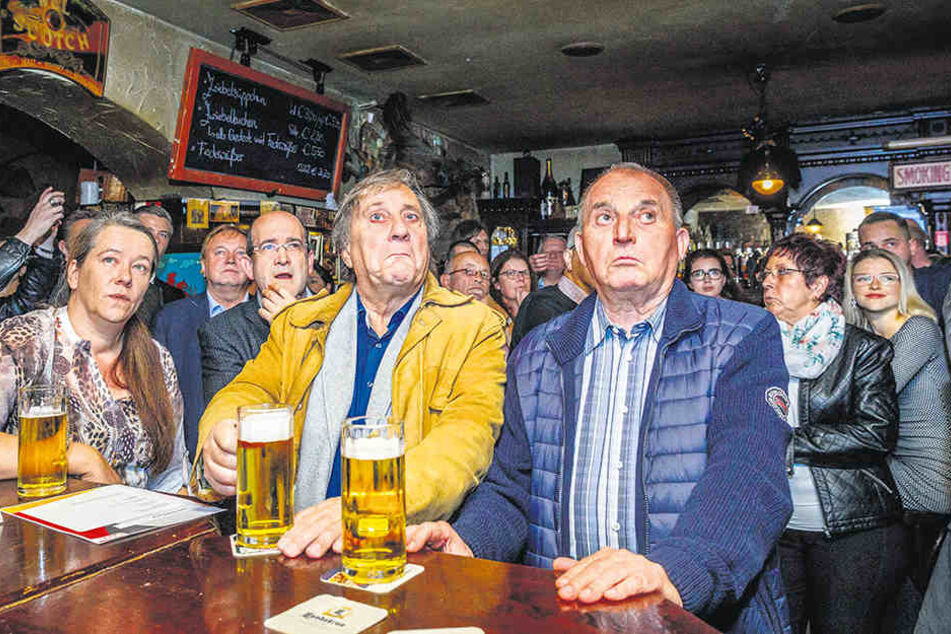 Das ausgezeichnete Foto von den geschockten Gesichtern auf der CDU-Wahlparty.