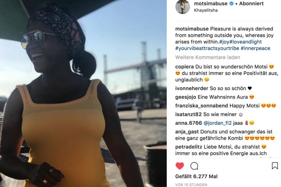 Auf Instagram präsentiert sich Motsi Mabuse (36) mit Schwangerschaftsbauch und Knallfarben.