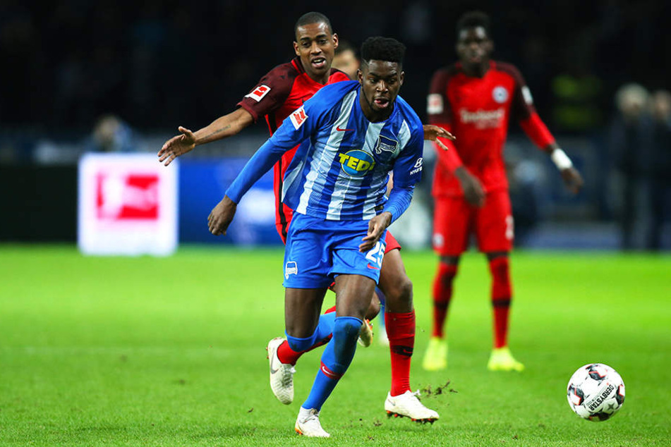 Herthas Jordan Torunarigha (vorne) spielte erneut gut.