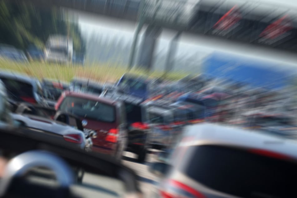 Wenn alles gut geht, soll die A4 nach 24 Stunden wieder befahrbar sein. (Symbolbild)