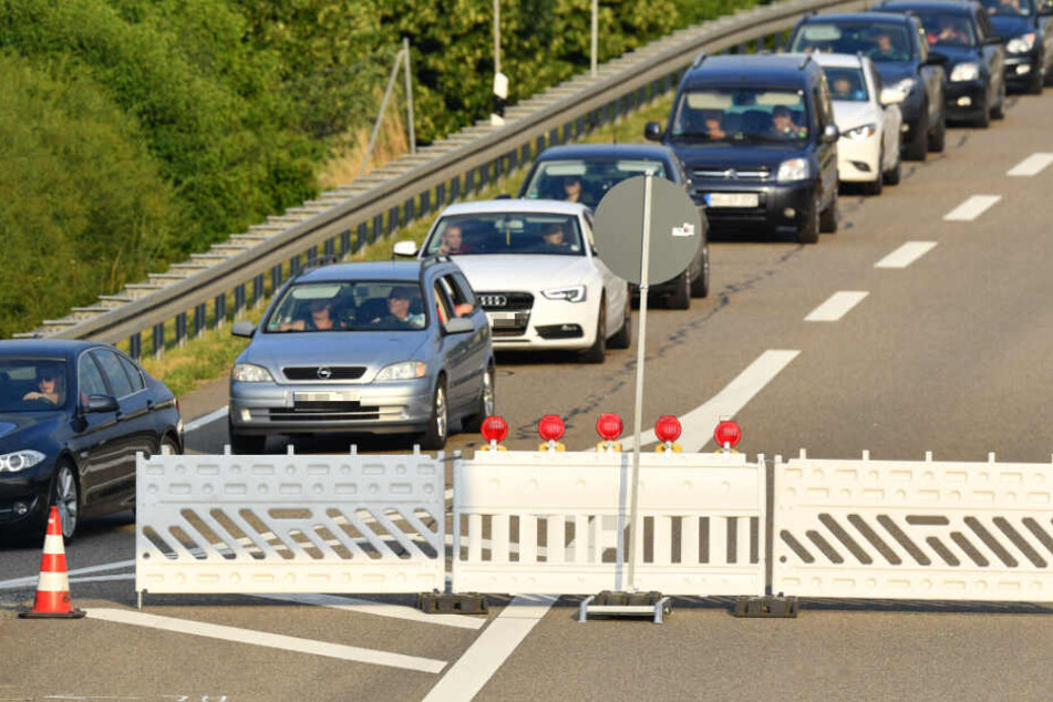Auf der A9 kommt es am Sonntag mehrfach zu Vollsperrungen. (Symbolbild)