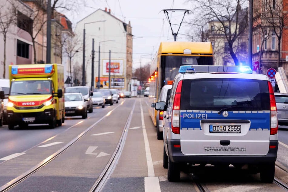 Polizei und Rettungswagen mussten auf die Leipziger Straße ausrücken.
