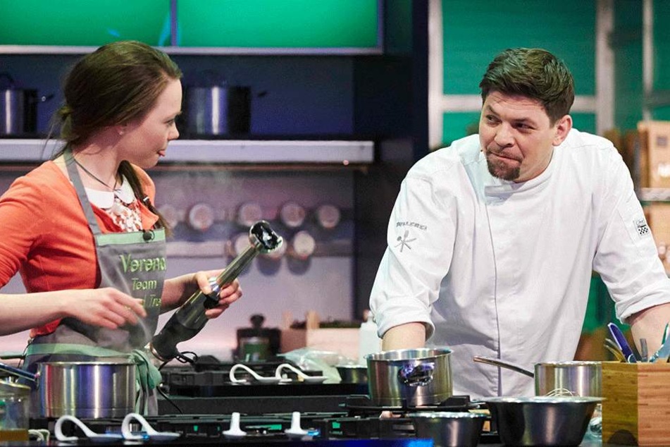 Bei „The Taste“ musste sich Verena Leister (25) auch dem Urteil von
Gast-Juror Tim Mälzer (46) stellen.