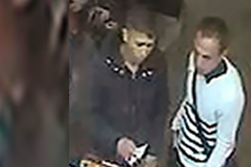 Täter 1 (rechts) und Täter 2 (links).