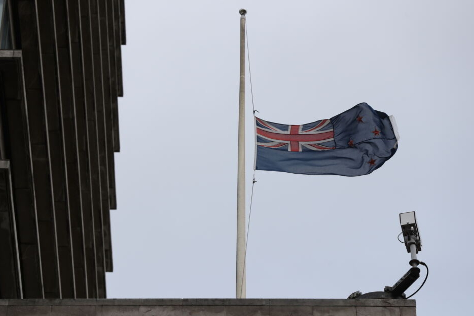 Die Neuseeländische Flaggen hing nach den Anschlägen in Christchurch auf Halbmast. (Symbolbild).