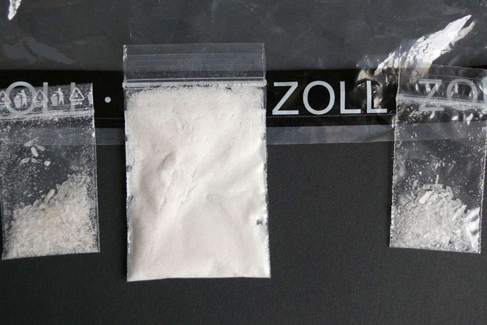 Über 11 Gramm Crystal beschlagnahmte der Zoll bei einer 30-Jährigen.