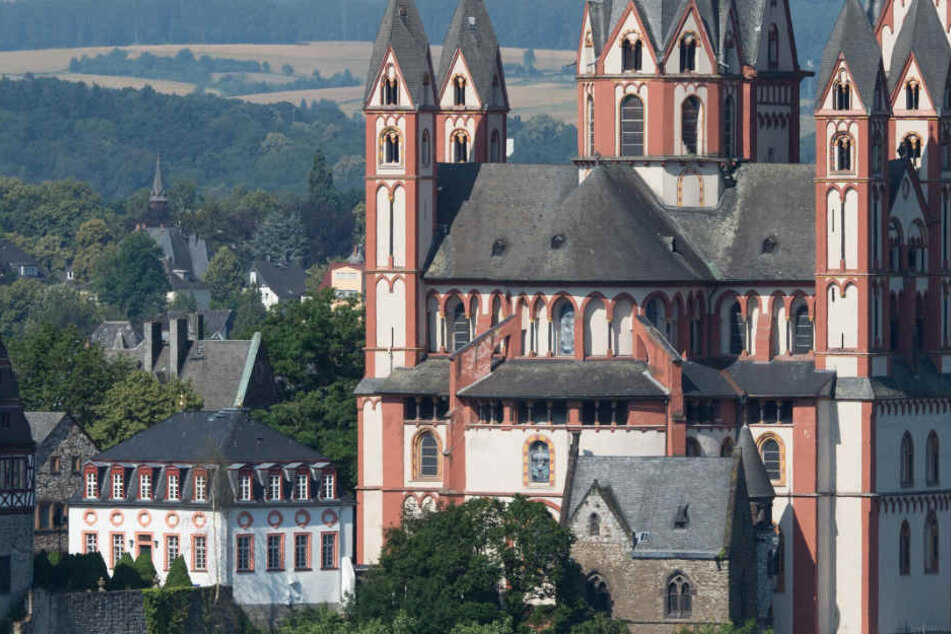 Eine Ordensschwester aus dem Bistum Limburg (Archivbild) soll zur Heiligen erklärt werden.