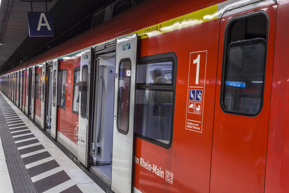 Etwa anderthalb Stunden standen die S-Bahnen in Frankfurt still (Symbolbild).