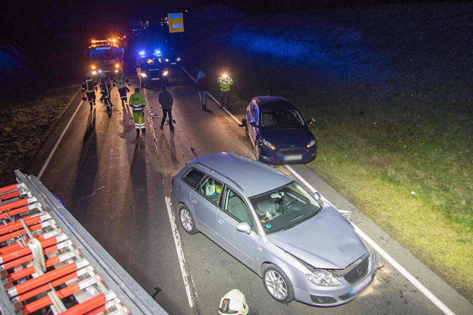 Ein Seat und ein Ford krachten auf der B101 zusammen.