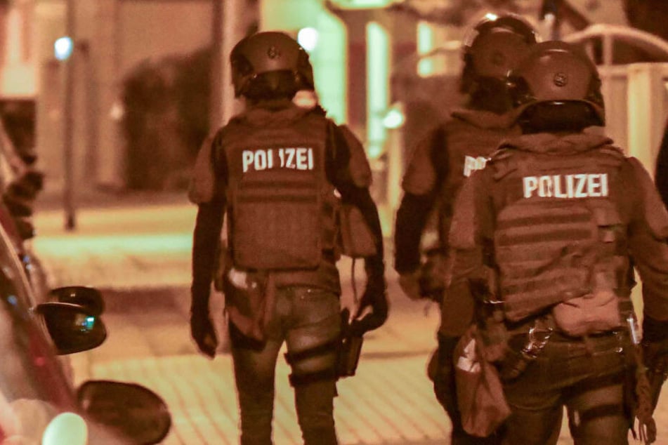 SEK-Einsatz in der Lumumbastraße in Magdeburg.