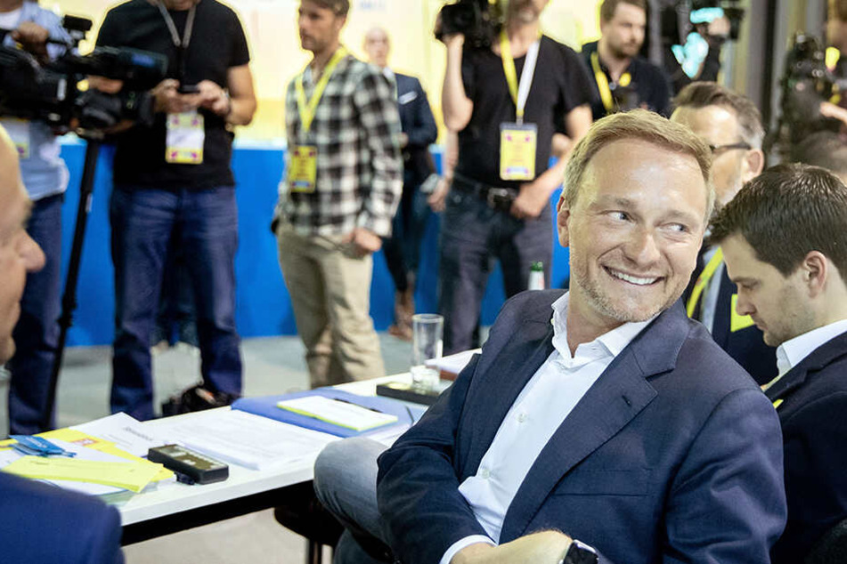 FDP-Chef Lindner hat gut lachen. Sein Haar wirkt wieder voller.