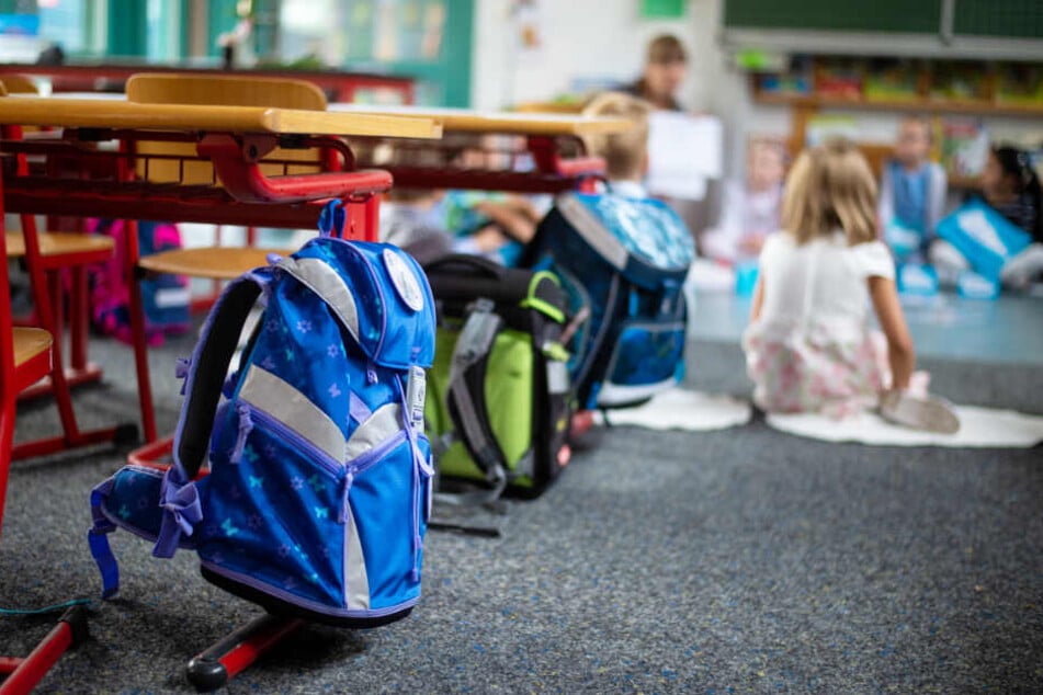 Kinder lernen in einem Klassenzimmer. (Symbolbild)