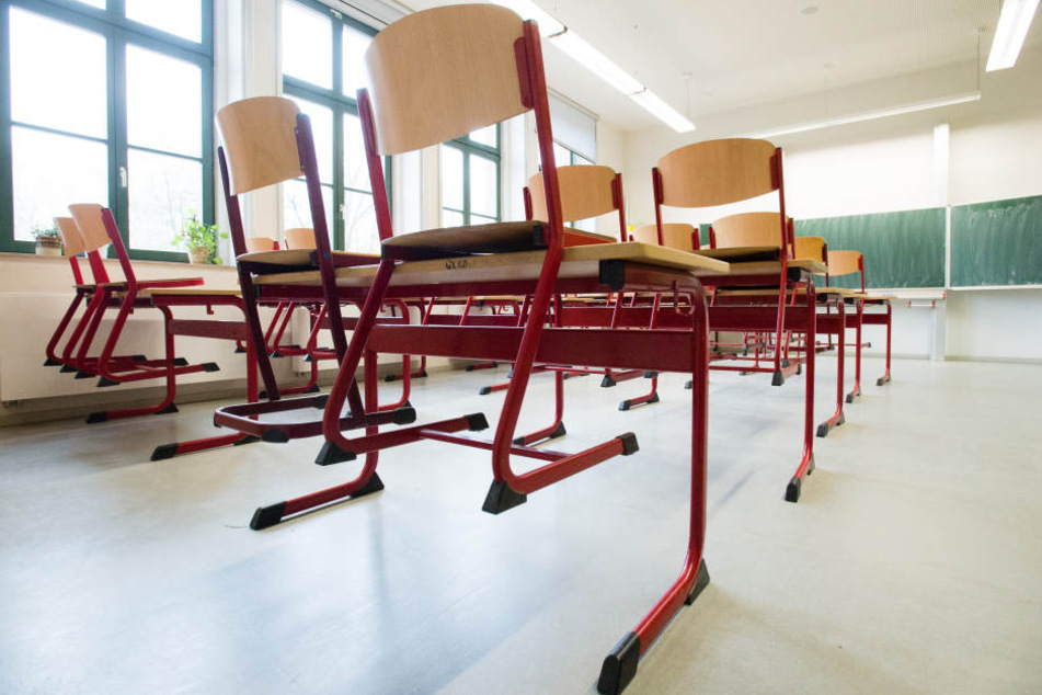 Sachsen will künftig beim Schulunterricht sparen.