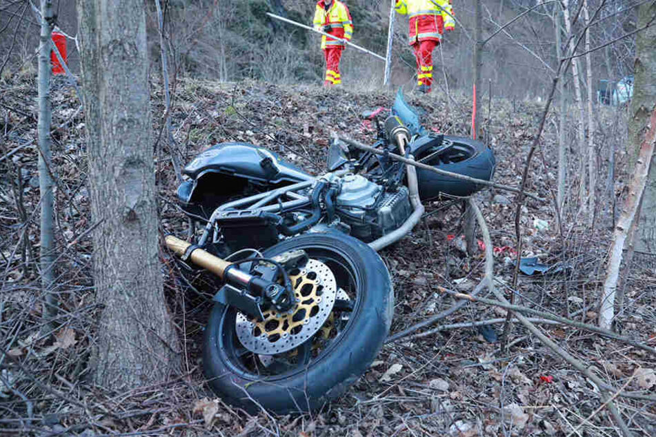 In der Sächsischen Schweiz wurde am Abend des Ostermontag ein 34-jähriger Motorradfahrer schwer verletzt.