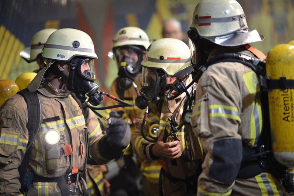 Die Feuerwehr rückte mit Atemschutz im U-Bahnhof Westhafen an (Symbolbild).