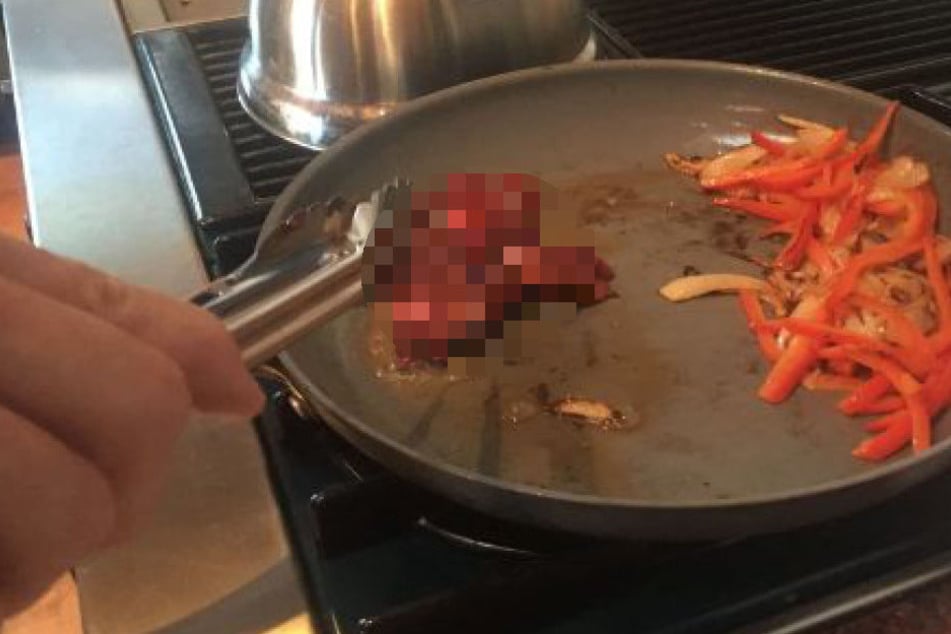 Der User hat nach eigener Aussage sein Fleisch zubereitet und gegessen.