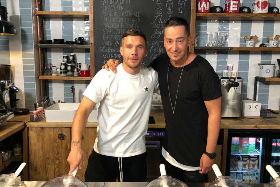 Fußballer Lukas Podolski zu Gast in der neuen ProSieben-Show "Farids Magische 13"