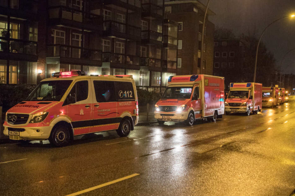 Die Feuerwehr rückte mit einem Großaufgebot an.