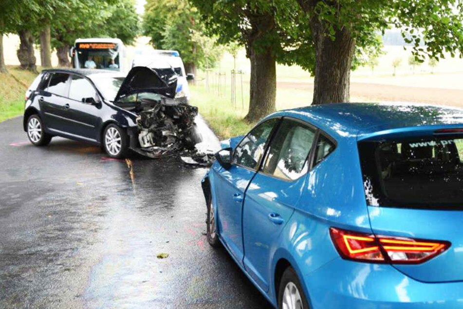 Der VW krachte frontal in den entgegenkommenden Seat.