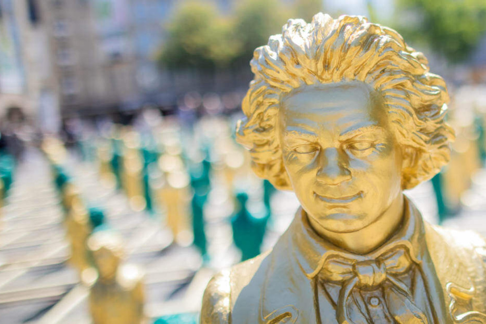 Da lächelt er, der Ludwig: Zum 250. Geburtstag gönnt sich der große Komponist einen neuen Gesichts-Ausdruck.