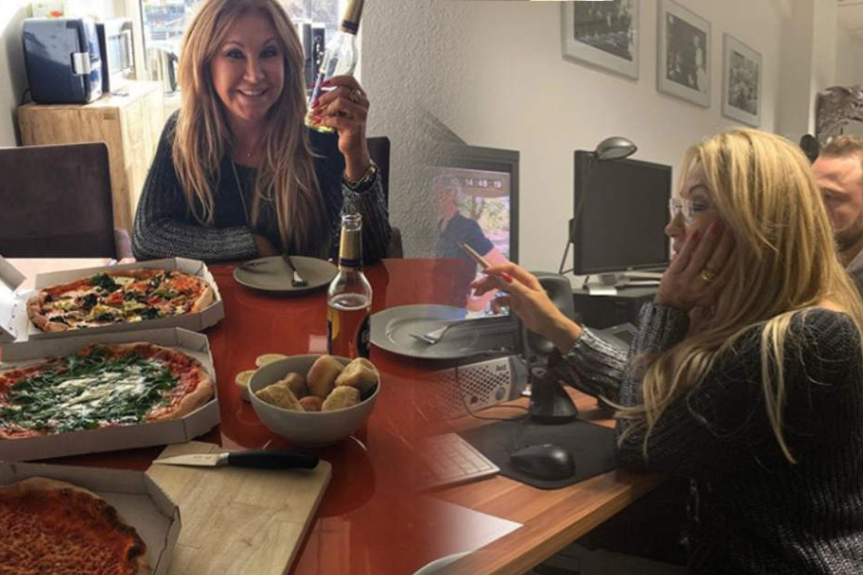 Carmen zu Gast in en Büros der "Geiss TV GmbH": Erst Arbeit (r.), dann das Vergnügen (li.).