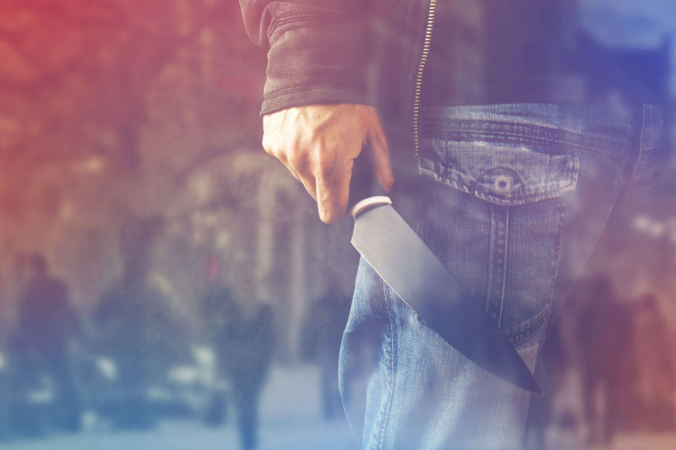 Mit einem Stich in den Brustkorb wurde ein 18-jähriger Afghane lebensgefährlich verletzt. (Symbolbild)