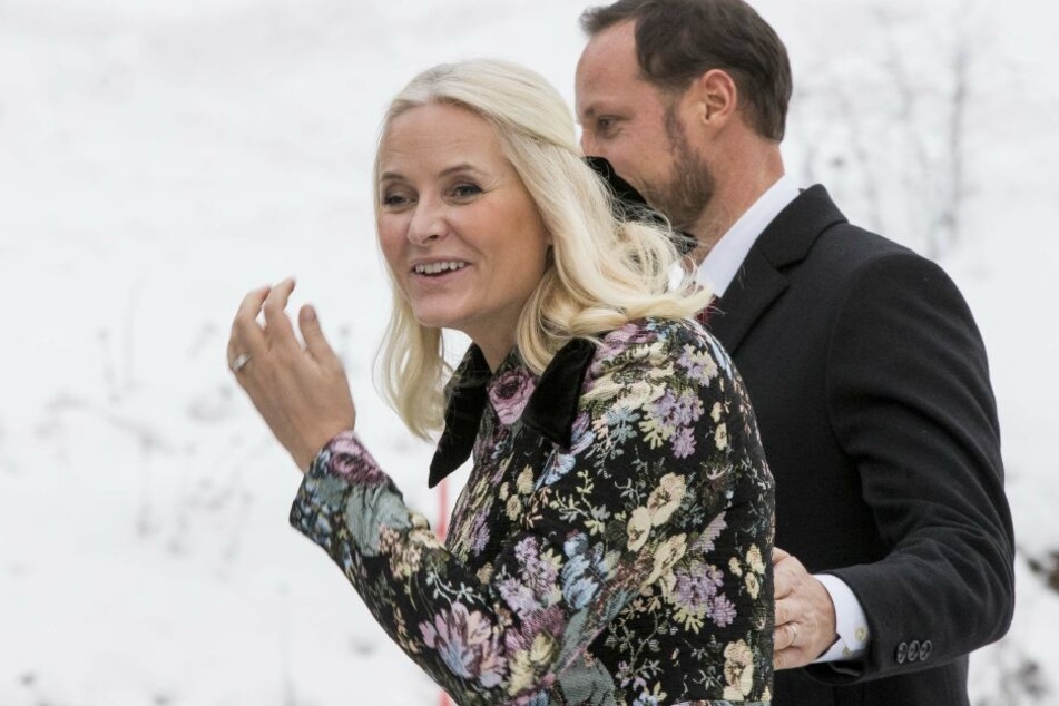 Kronprinzessin Mette-Marit (li.) von Norwegen und Kronprinz Haakon.