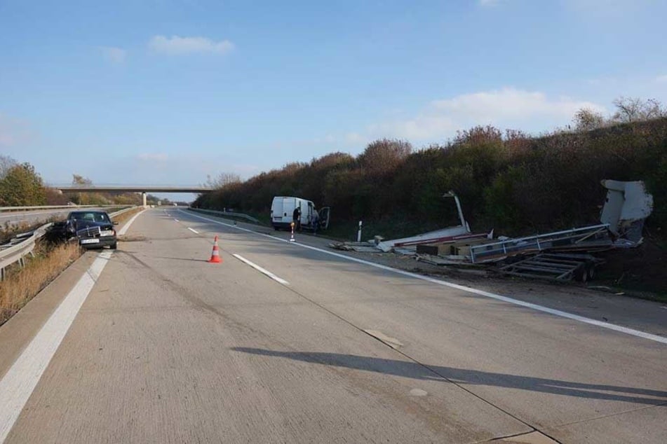 Auf der A4 waren ein Mercedes und ein Transporter in einen Unfall verwickelt.