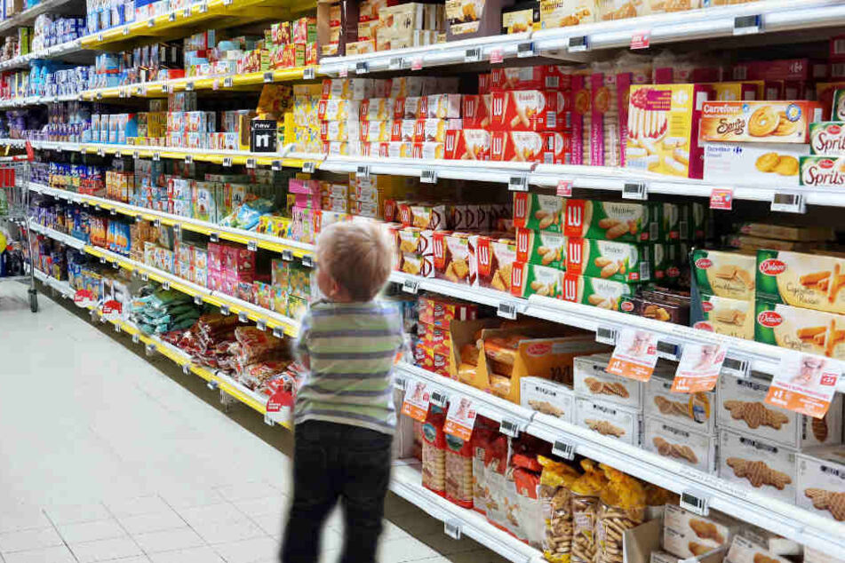 Der 2-Jährige machte sich schnurstracks auf den Weg zum Süßigkeitenregal.
