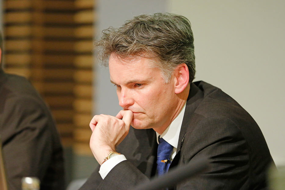 Verfassungsschutz-Chef Gordian Meyer-Plath (48) warnt vor dem zunehmenden
Einfluss der Muslimbruderschaft in Sachsen.