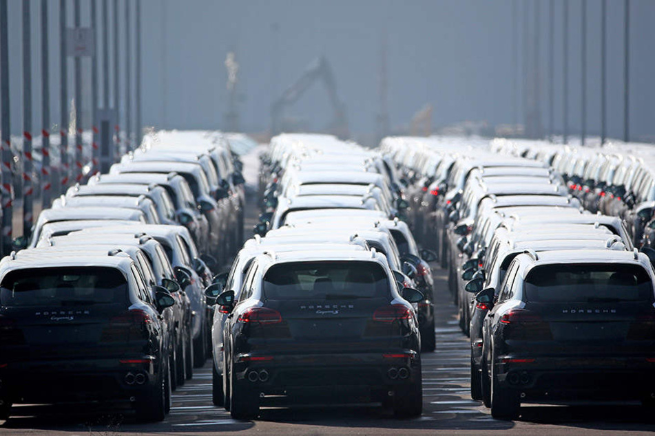 Tausende Neumodelle des Cayenne im Porsche-Werk Leipzig.