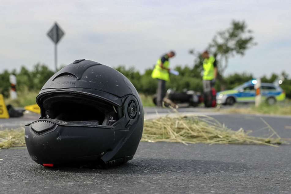 Für den 47-jährigen Biker kam jede Hilfe zu spät. Er verstarb noch an der Unfallstelle.