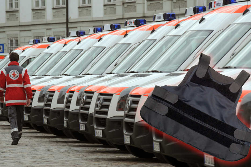 In Chemnitz und im Erzgebirgskreis können sich Rettungskräfte nun mit schusssicheren Westen schützen.