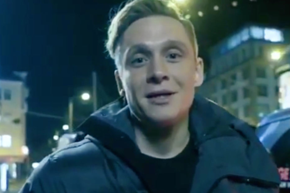 Matthias Schweighöfer (37) lässt es sich während seiner Kinotour nicht nehmen, auch einen seiner größten Fans in Dresden zu überraschen.