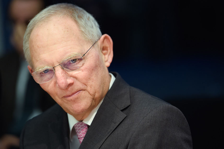 Er hat das dickste Plus: Bundestagspräsident Wolfgang Schäuble hat ab Juli jeden Monat rund 500 Euro mehr auf dem Gehaltszettel.