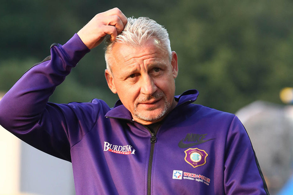 Trainer Pavel Dotchev fordert: "Einfach weiter machen."