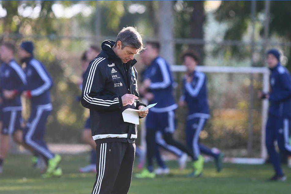 Im Januar weilte der CFC zehn Tage lang in Belek. Sportlichen Erfolg
brachte das Türkei-Camp nicht. Trainer Karsten Heine wurde Anfang März
entlassen.
