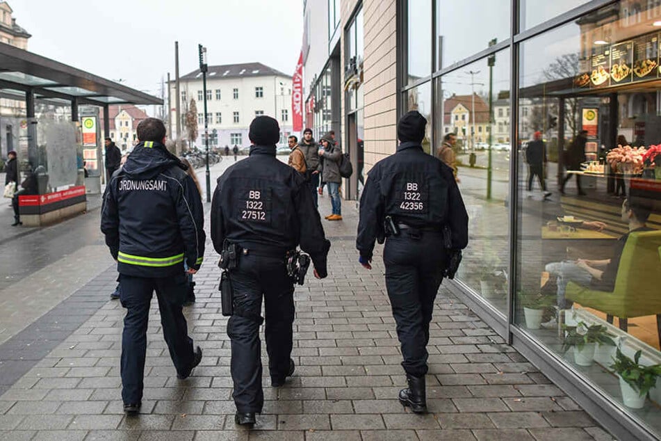 Die Polizei zeigt in Cottbus verstärkt Präsenz.